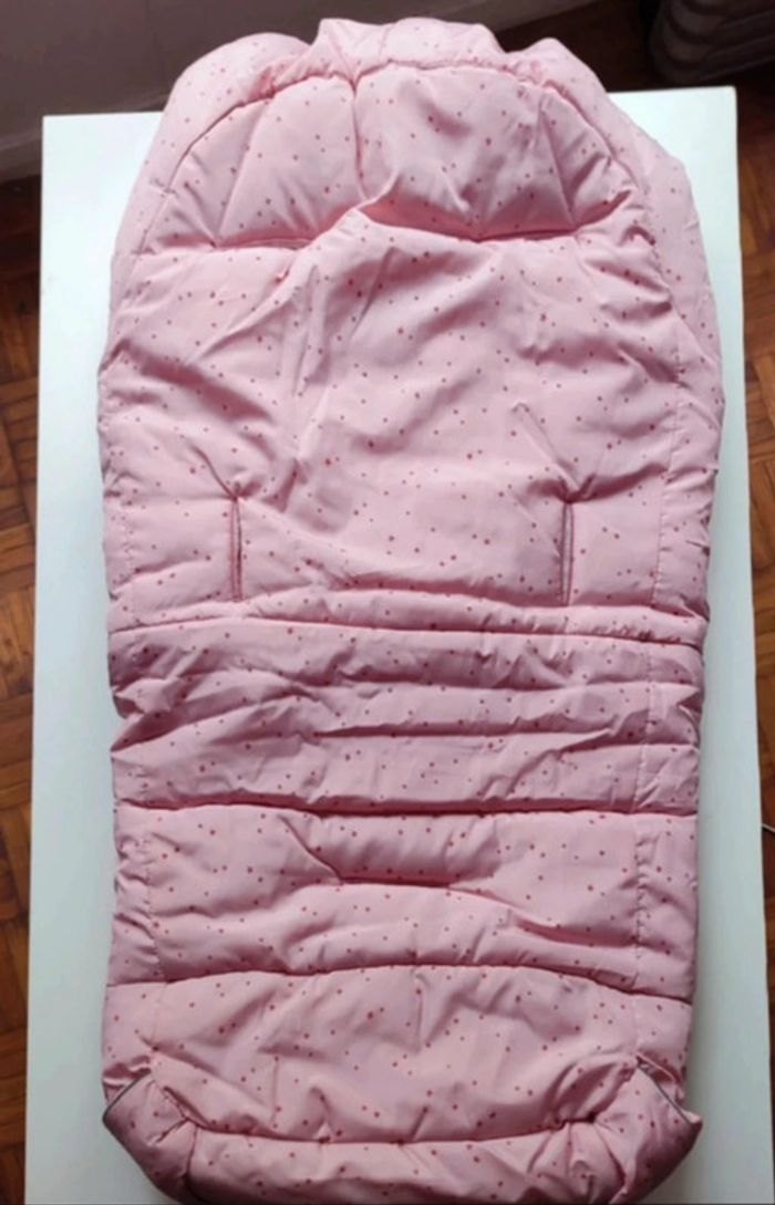 Chancelière universelle neuve , imperméable et doublée polaire  pour poussette avec des gants - photo numéro 3