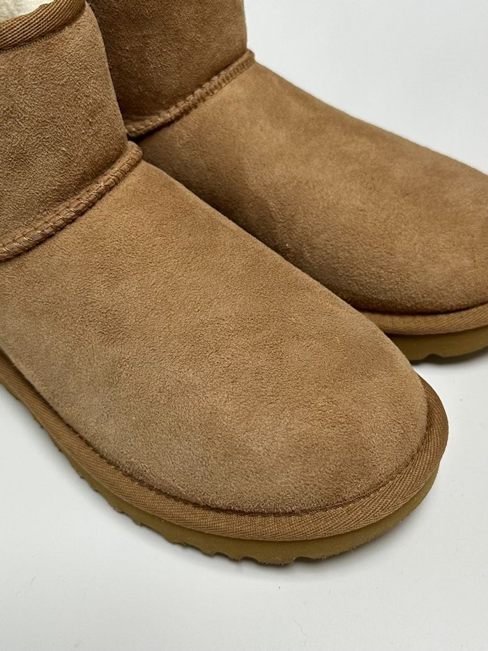 UGG Classic Mini en peau de mouton - photo numéro 3