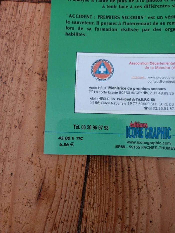 Livre accidents premiers secours en très bon état - photo numéro 4
