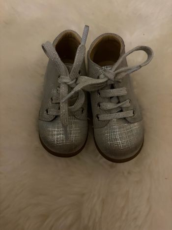 Pom d’Api Chaussures – premiers pas –  bleu argentées