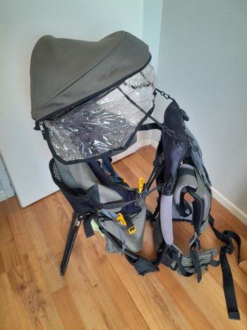 Porte bébé de randonnée Deuter 