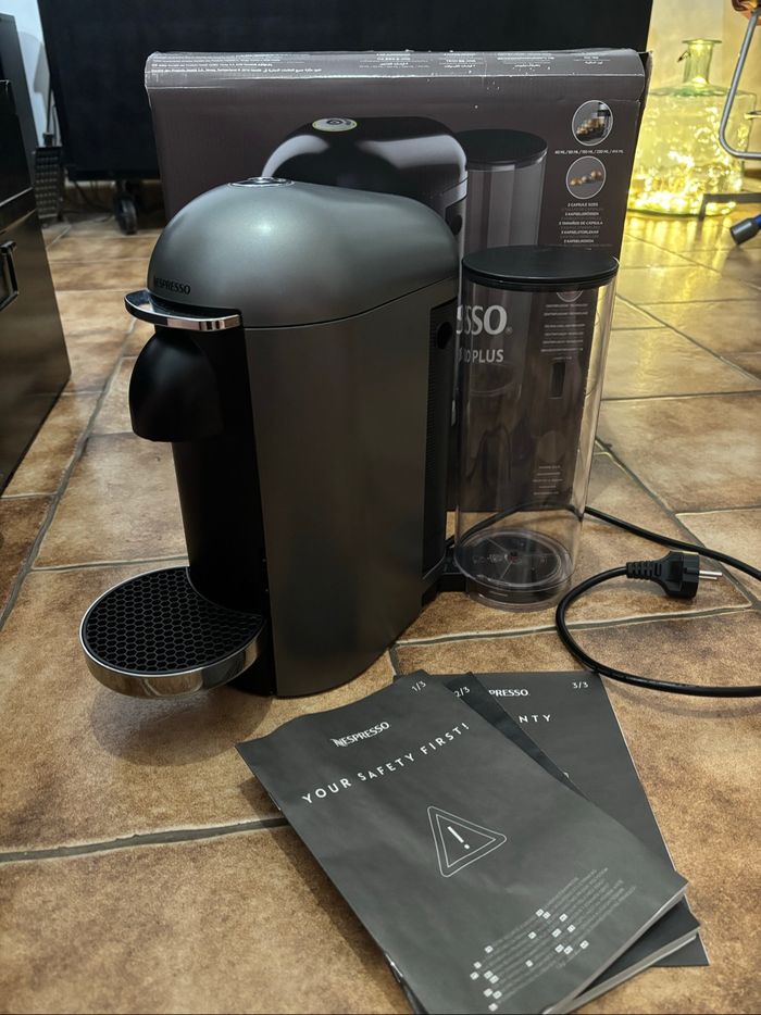 Cafetière Nespresso Vertuo plus