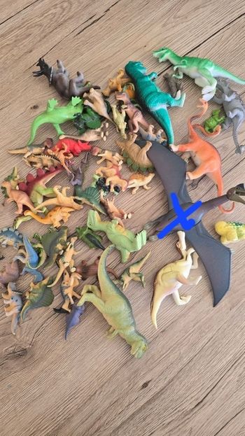 Gros lot de 50 dinosaures