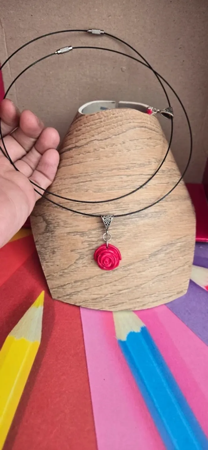 Collier petite rose rouge Fimo neuf - photo numéro 8