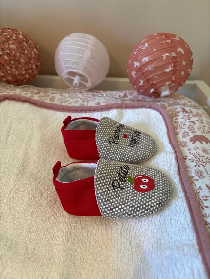 Chaussons pomme 3-6 mois - photo numéro 4