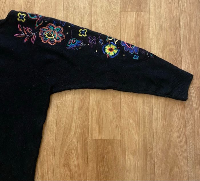 Pull noir à fleurs brodées S/M - photo numéro 6