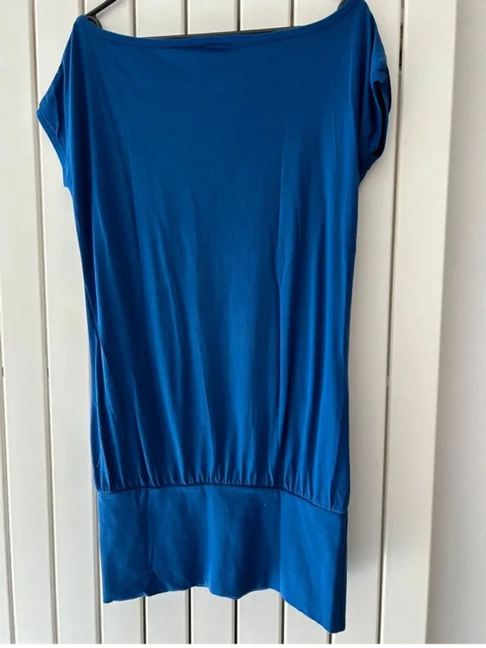 Jolie robe AWS taille 38/40 en parfait état - photo numéro 4