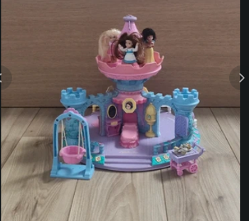 Château tournant et parlant 3 princesses : Belle, Cendrillon, Blanche Neige