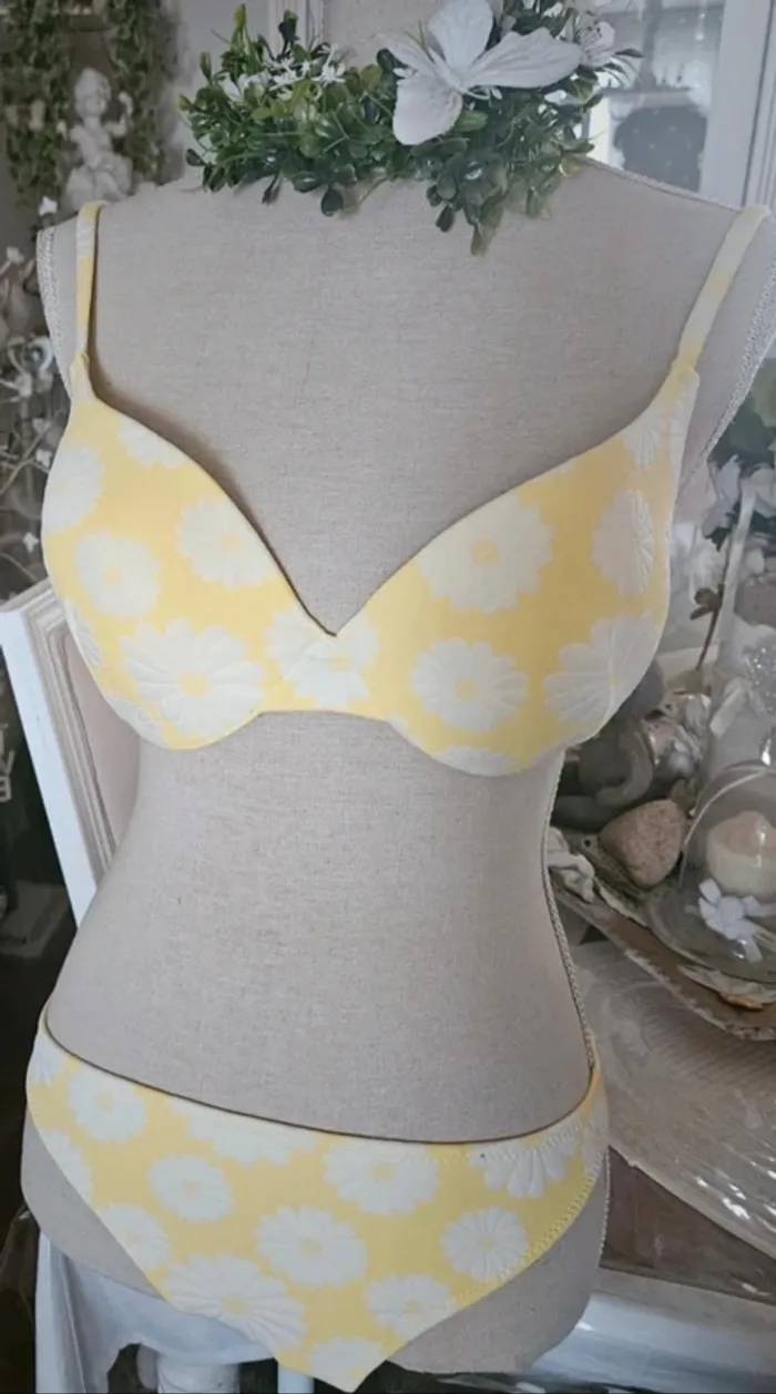 Sublime maillot de bain 2 pièces jaune Brigitte Bardot Taille 95 C /40 Neuf - photo numéro 2
