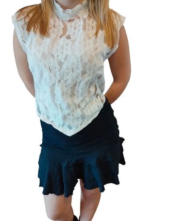 Magnifique haut dentelle taille 38