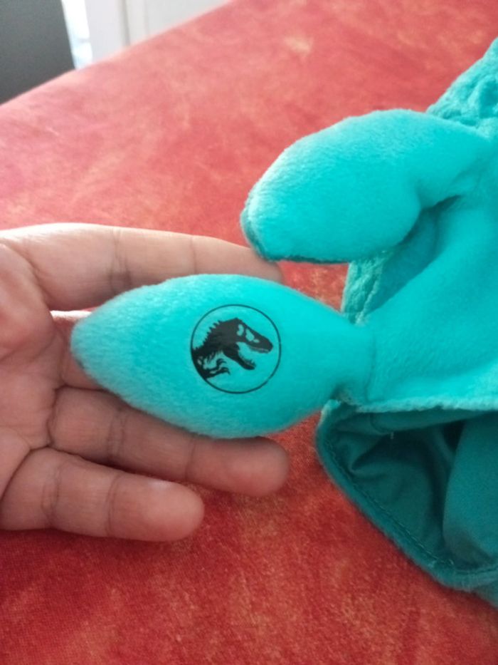 Lot de 2 peluches marionnettes Jurassic World - photo numéro 5