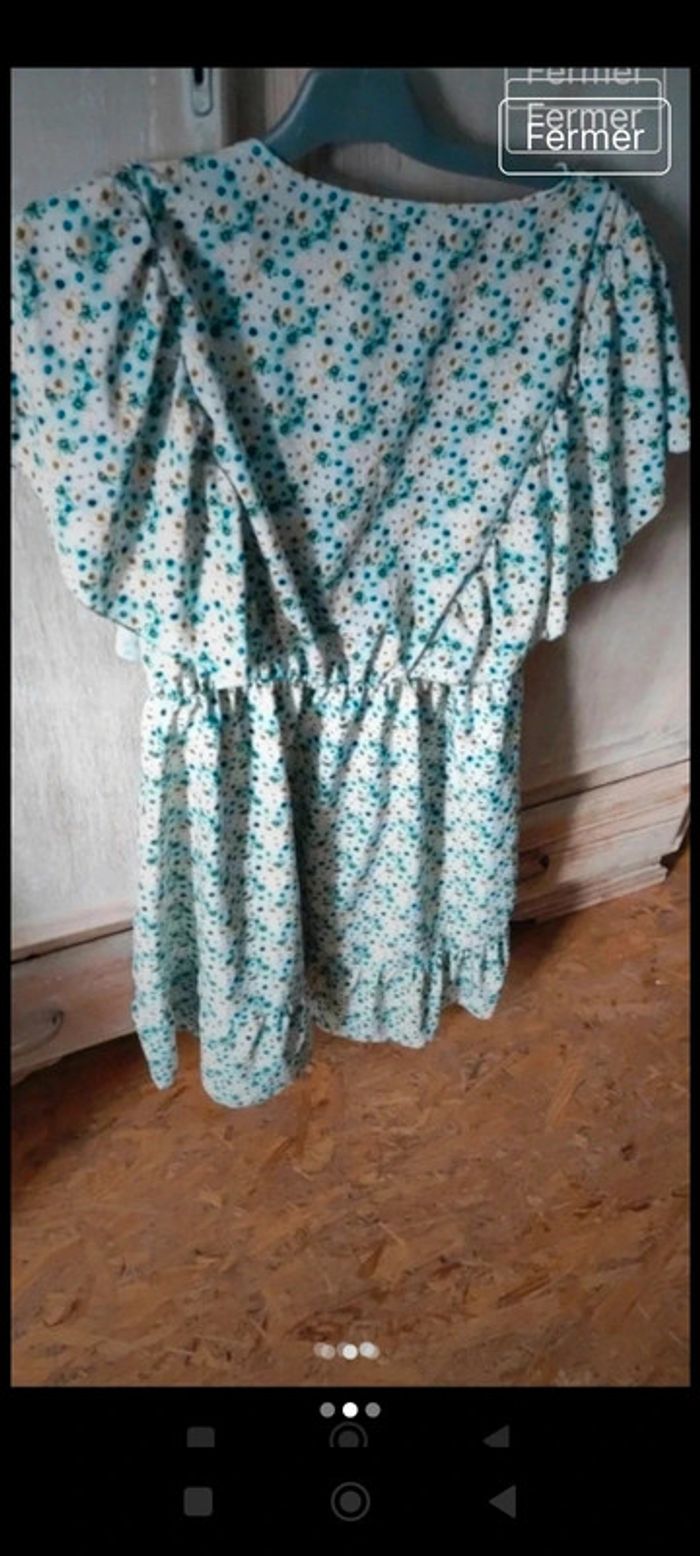 Très belle robe fleurie - photo numéro 2