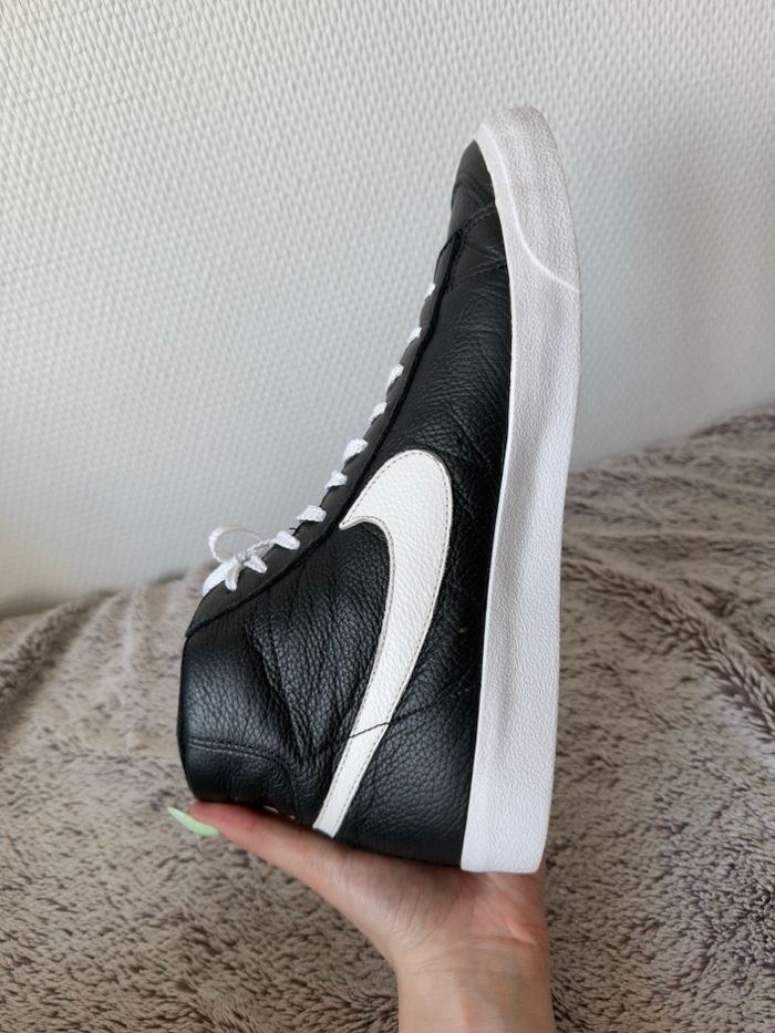 Basket modèle Blazer noir et blanc pointure 43 - Nike - photo numéro 7