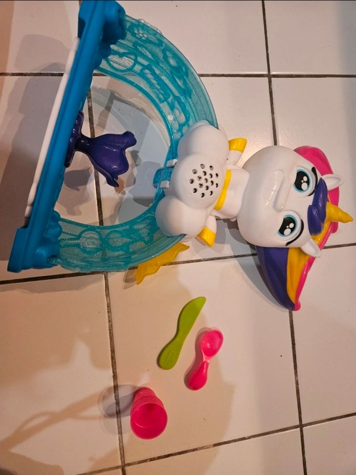 Play-Doh Tootie, le glacier licorne