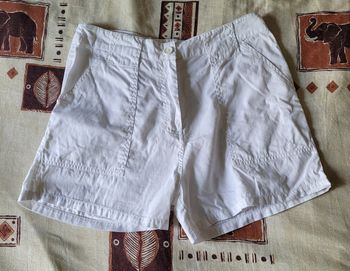 Short blanc