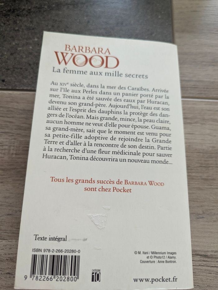 Vend livre la ferme aux mille secrets de barbara wood
Pocket - photo numéro 2