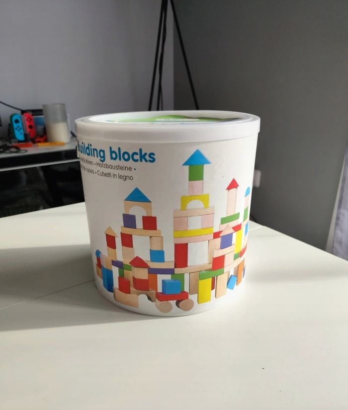 Baril de cubes en bois