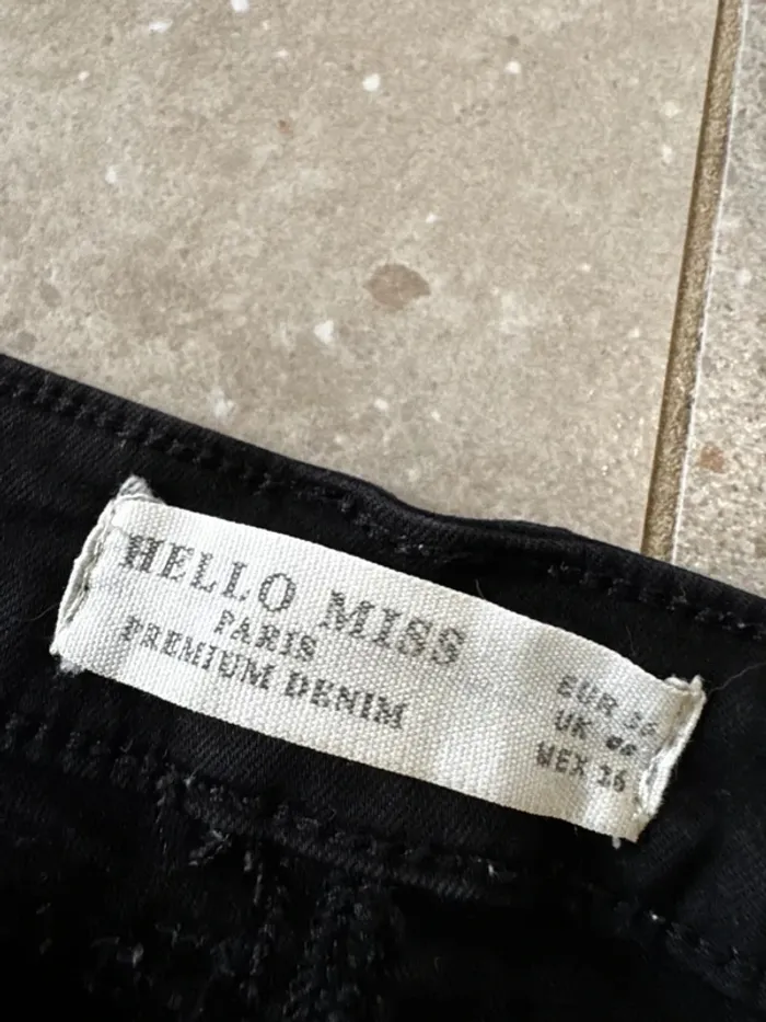 Jean noir Hello Miss, très bon état, taille 32x90cm - photo numéro 2