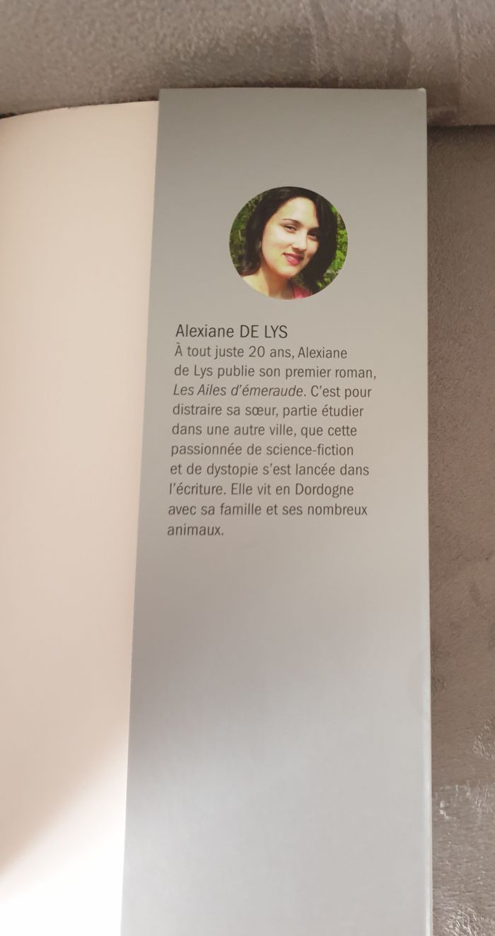 Les ailes d'émeraude - Alexiane de Lys - Tome 1 - photo numéro 4