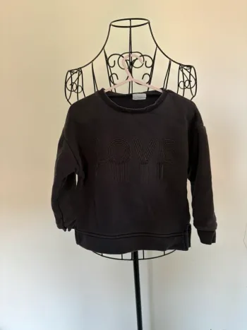 Sweat Zara LOVE - Taille 6 ans (116 cm)