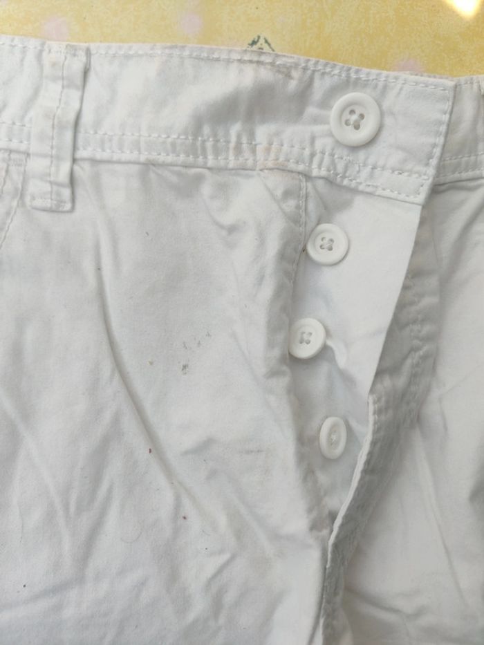 Short / Bermuda blanc Kiabi boutons - photo numéro 3