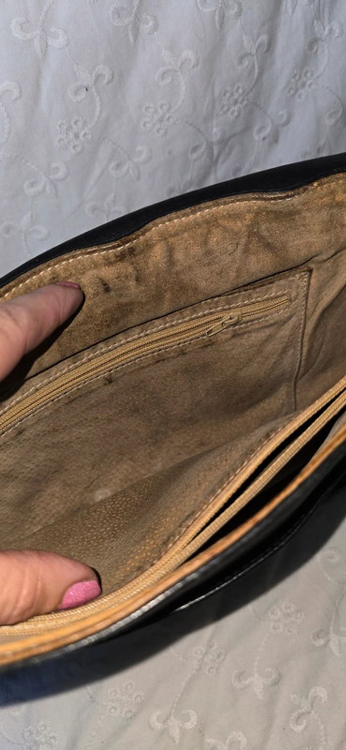 Sac besace en cuir vintage (besoins d un Soins - photo numéro 16