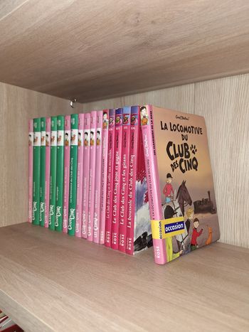 Lot de livre '' Le Club des Cinq  '' bibliothèque rode et verte