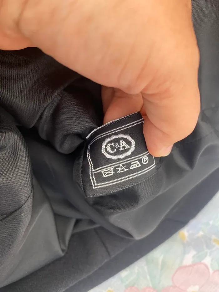 Très beau manteau noir en laine vierge - photo numéro 15