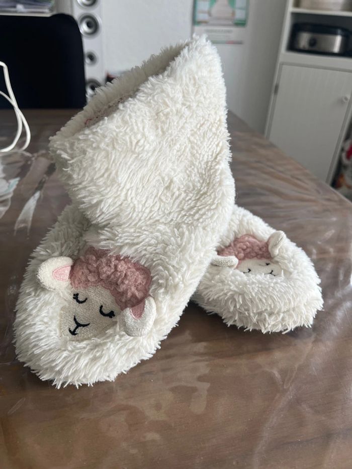 Chaussons montant motifs mouton pointure 28 / 29