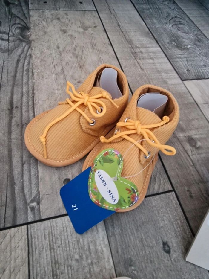 Lot de chaussures enfant - photo numéro 7