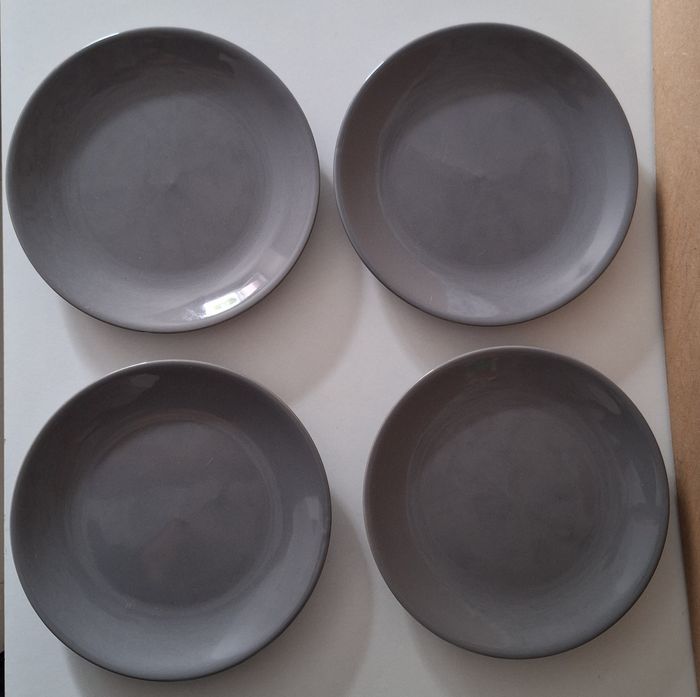 Lot de 4 assiettes à dessert couleur unie grise