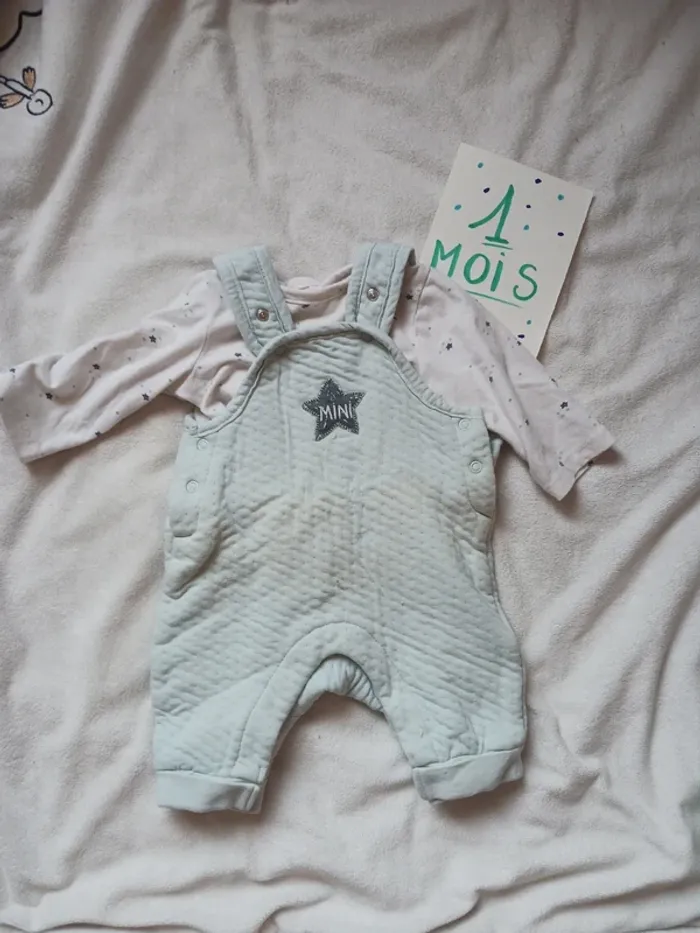 Salopette étoile 🌟- 1 mois