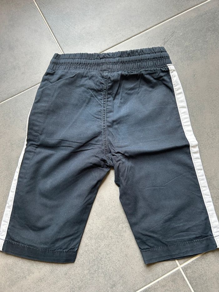 Pantacourt short long noir et blanc H&M garçon - photo numéro 4