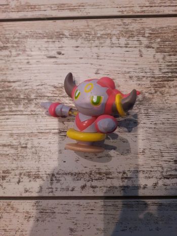 Figurine pokemon hoppa