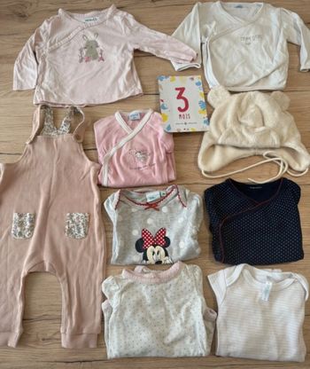 Lot de 8 vêtements automne hiver et 1 bonnet 3 mois en excellent état