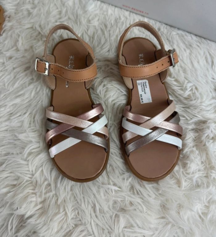 Paire de sandales Reqins taille 29 - photo numéro 2