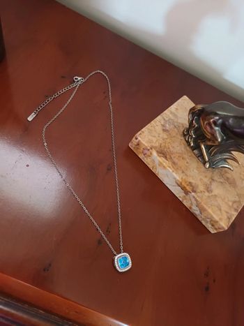 Collier Joaillerie avec carré bleu