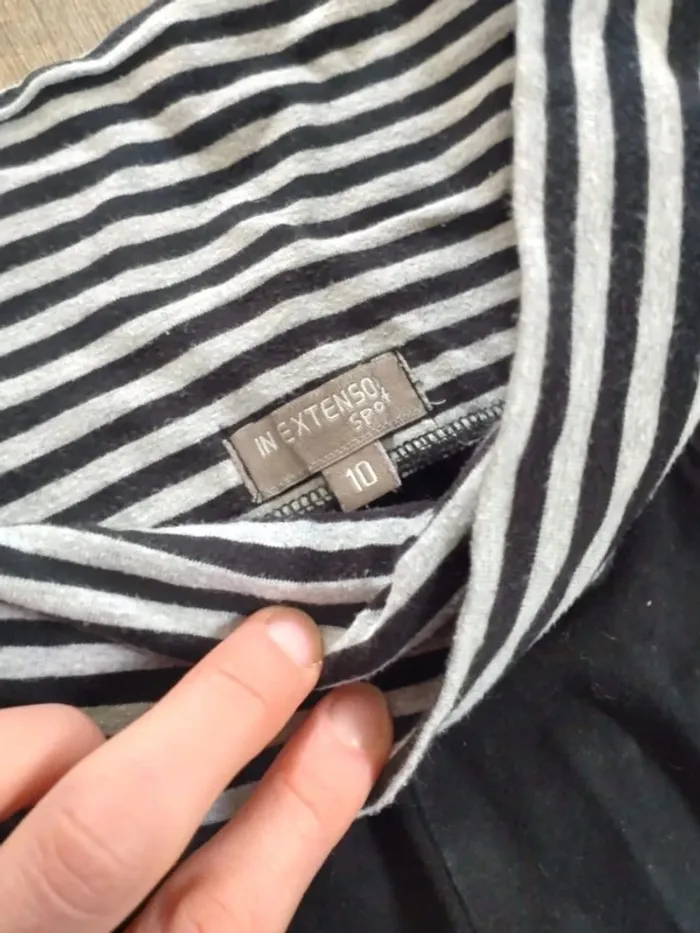 Gros lot de vêtements de sport pour fille 10 ans + donne chaussettes - photo numéro 7