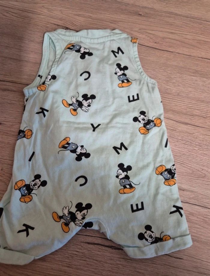 Salopette Disney taille 1 mois