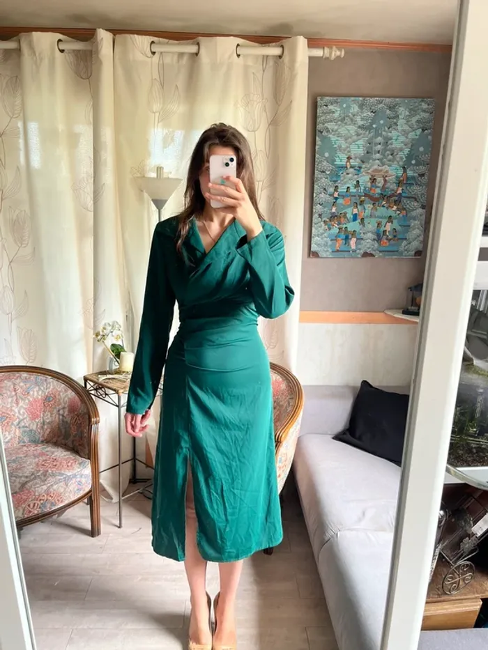 Robe moulante de soirée verte vintage grunge bohème champêtre old money satin