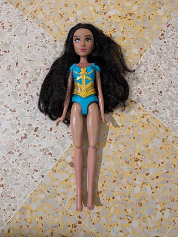 Poupée jasmine Disney qui chante 