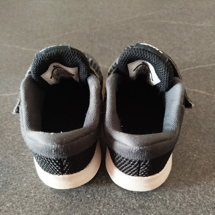Basket Nike Taille 22 - photo numéro 3