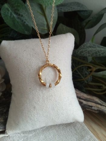 Collier pierres de cristal de roche et anneau torsadé