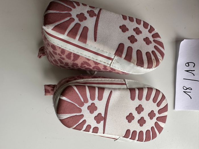 Lot de 3 paires de chaussons et chaussures bébé barefoot apprentissage de la marche Taille 18 à 21 - photo numéro 5