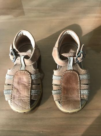 Chaussures premiers pas marron/beige Petits petons Pointure 22