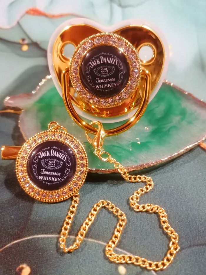 Tétine jack daniel's