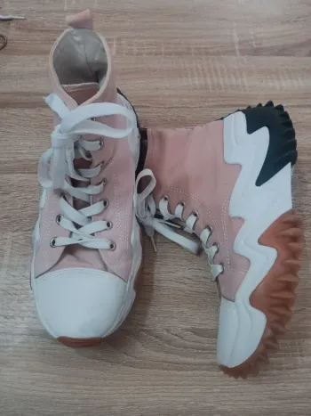 Baskets montantes rose semelle crantée tendance taille 39