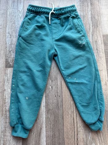 - Jogging Zara   - 6 ans - bon état, tache