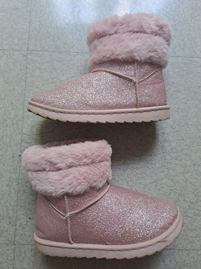 Bottes fourrées roses pailletées  / P. 32 / " Primark " - photo numéro 2