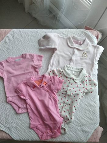 Lot bodies été 1 mois